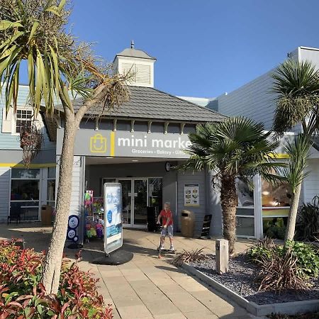 Club Tropicana Poole Eksteriør bilde